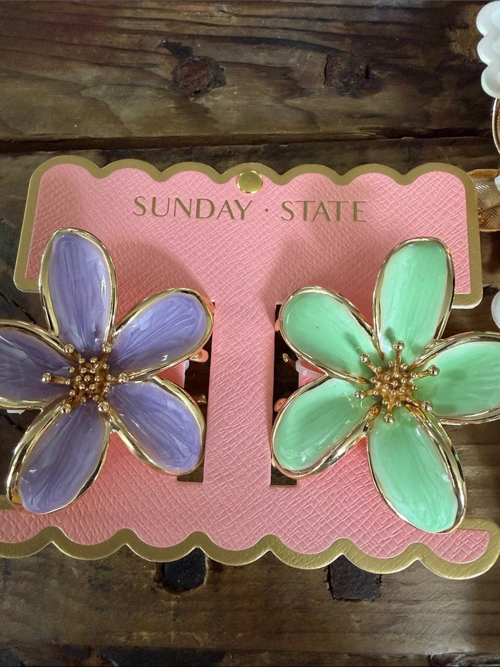Buyers Pick! Sunday State Floral Statement Hair Clips - Picture 3 of 6